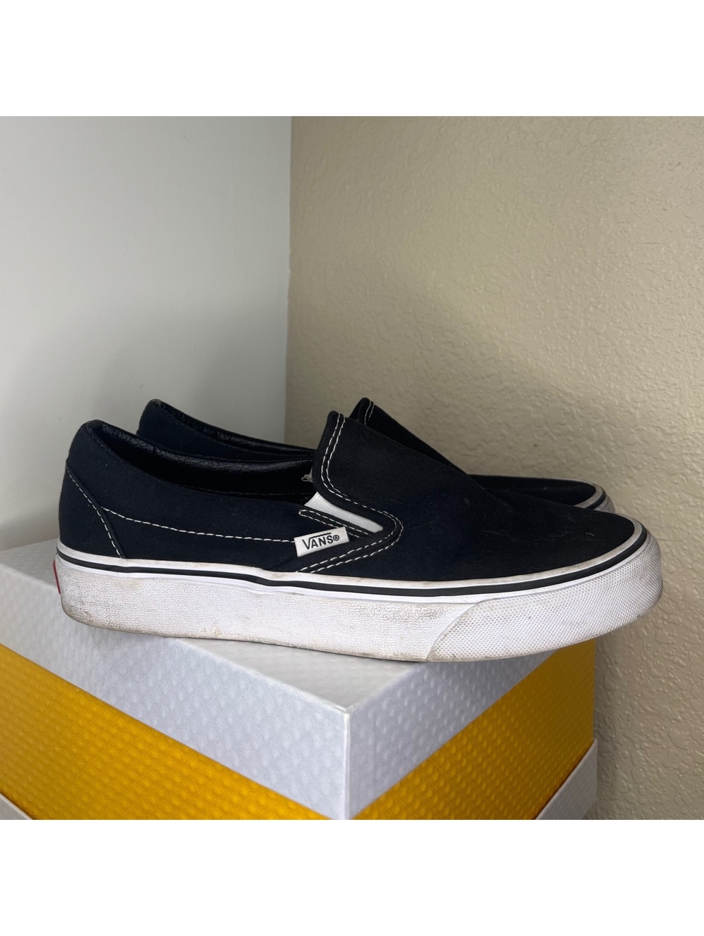 Vans Classic Slip-On Black White Canvas Sneakers Women’s Size 8 Men’s 6.5